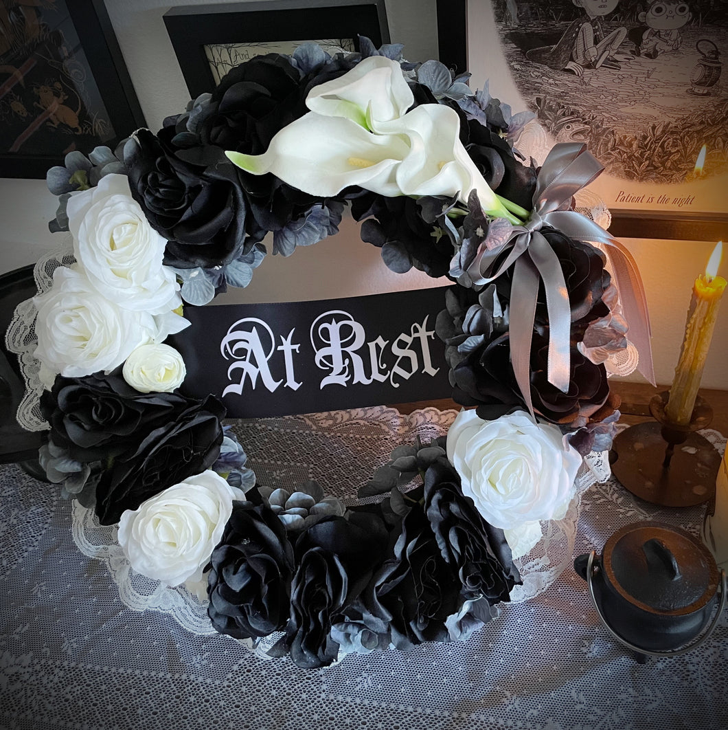 Large At Rest Black and White Round Wreath